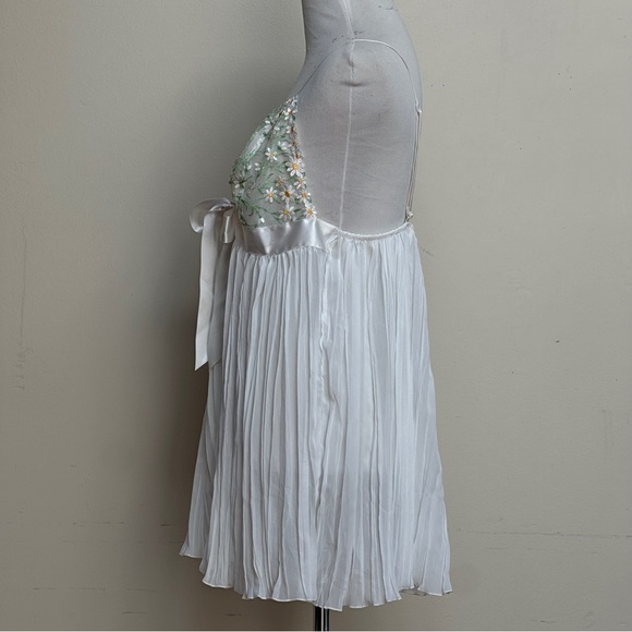 Victoria’s Secret VERY SEXY Wildflower Chiffon Pleated Babydoll Size Large - Picture 5 of 13